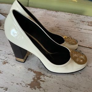 Stunning Tory Burch Pumps!